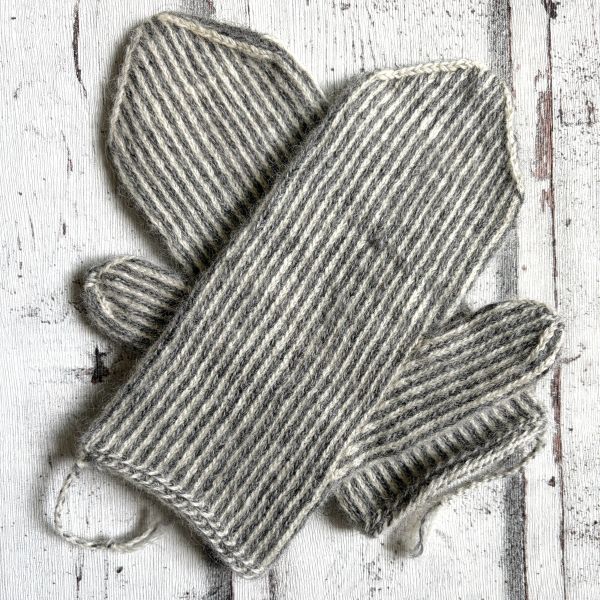 Woolly Mittens #08