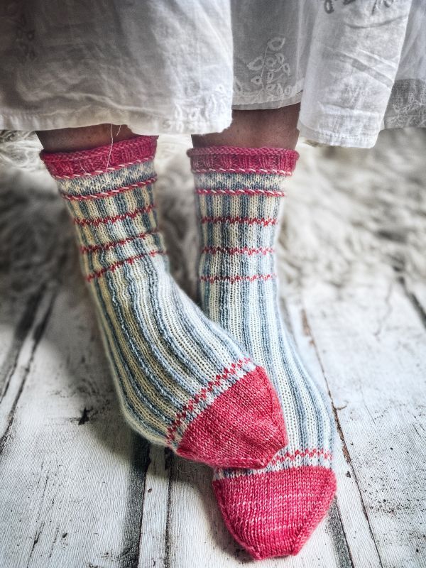 Ellen Socks PDF pattern