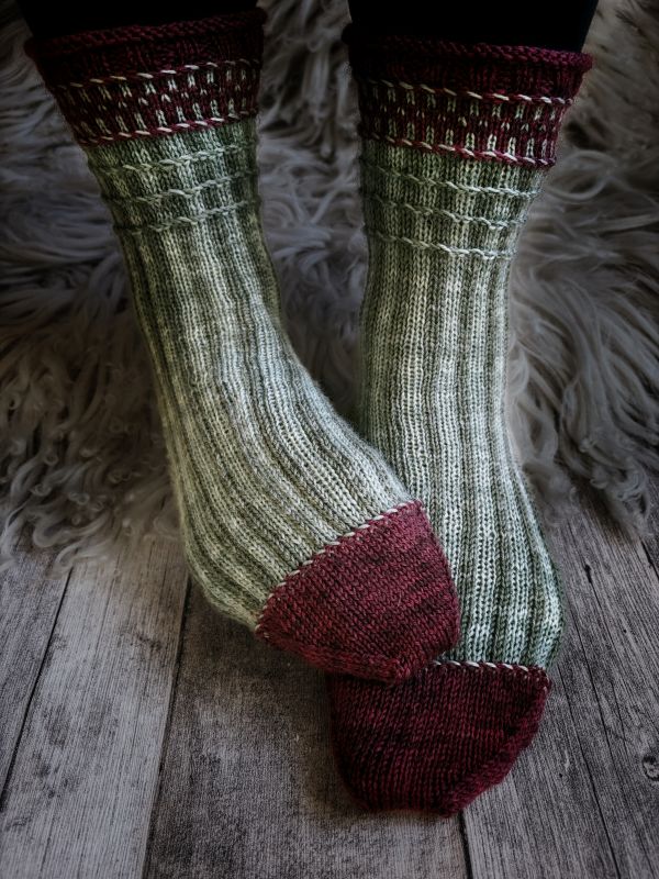 Tyra Socks knit kit