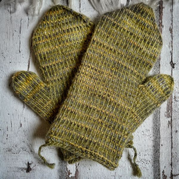 Woolly Mittens #01