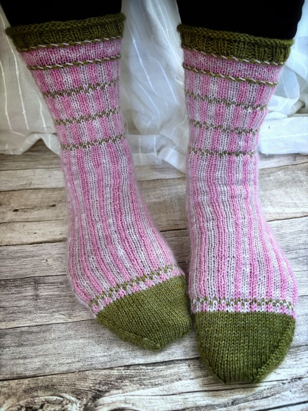 Ellen Socks knit kit