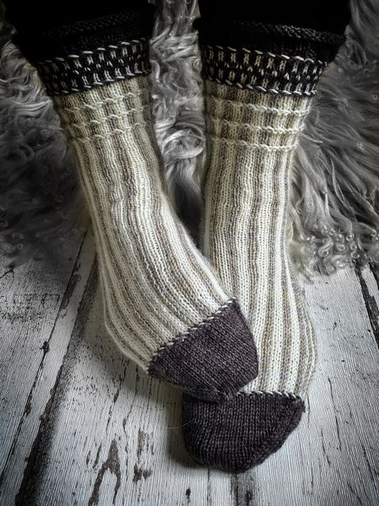 Tyra Socks knit kit